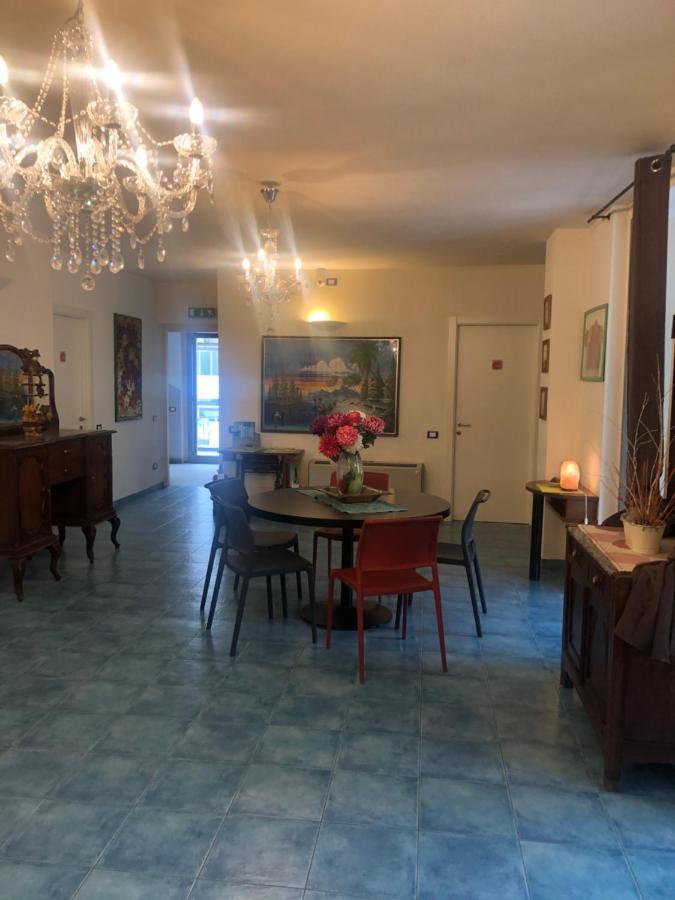 Albergo Ristorante Pomodoro オメーニャ エクステリア 写真