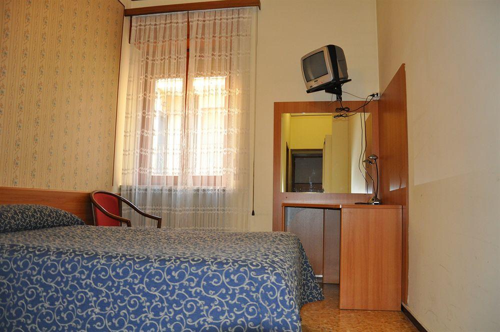 Albergo Ristorante Pomodoro オメーニャ エクステリア 写真