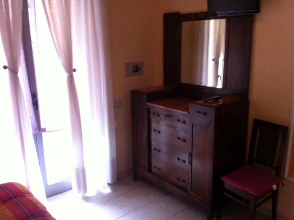 Albergo Ristorante Pomodoro オメーニャ 部屋 写真