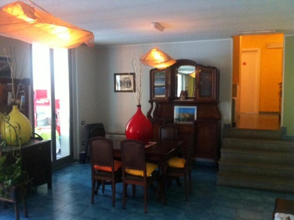 Albergo Ristorante Pomodoro オメーニャ エクステリア 写真